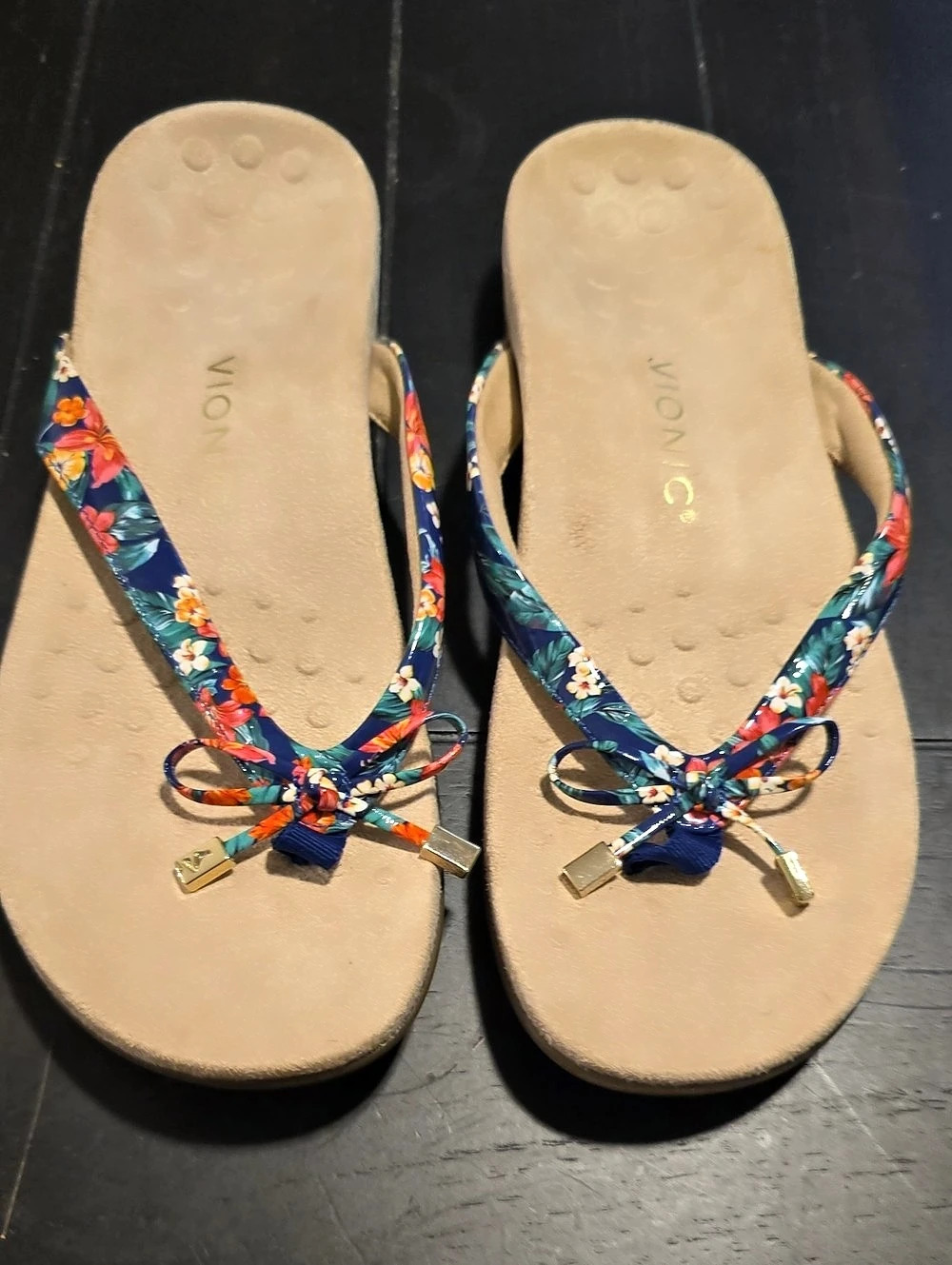 NWOT Vionic Bella II Tropical Floral Bow Thong Sandal Sandals Blue & Multicolor